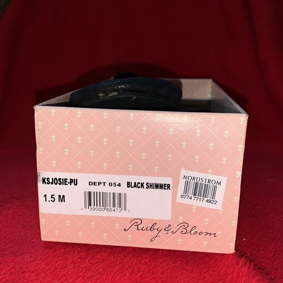 KIDS SPARKLY BLACK FLATS - Picture 4 of 5